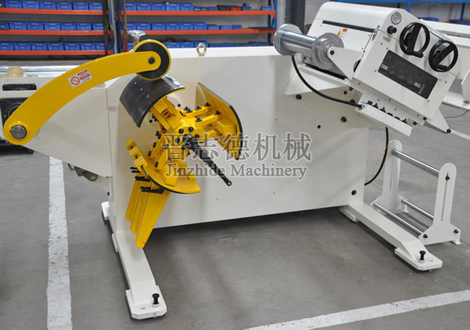 精密中板料架兼整平機 精密中板料架兼整平機