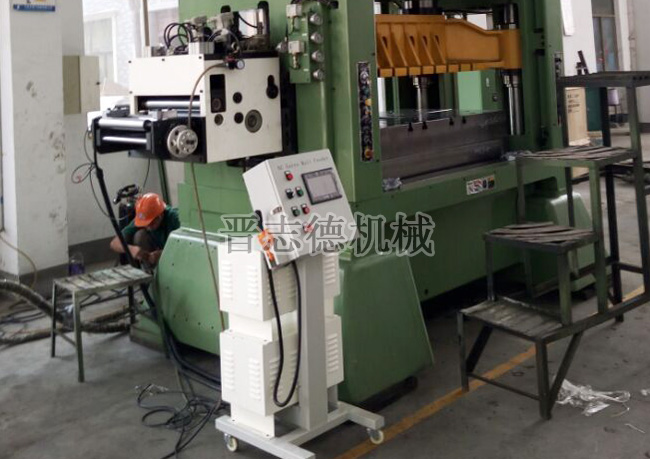 厚板高速NC送料機 厚板高速NC送料機