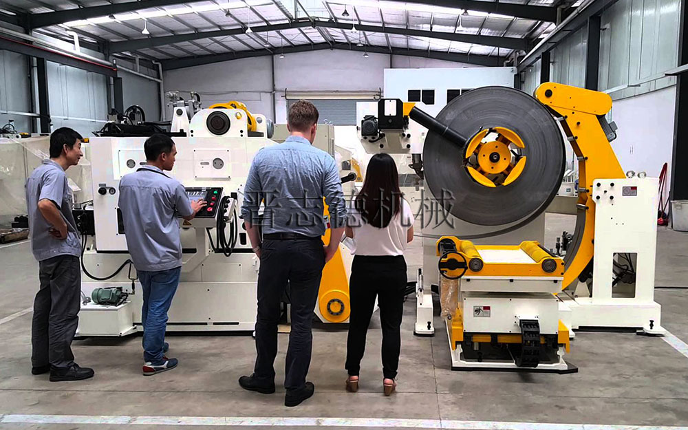 三合一送料機(jī)演示 三合一送料機(jī)演示