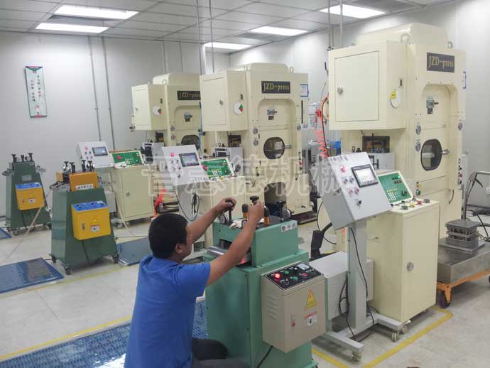 細(xì)心調(diào)試整平機(jī)