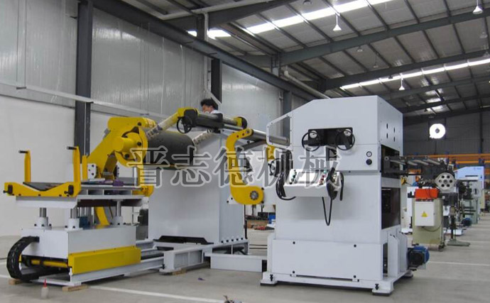 三合一送料機(jī)精工生產(chǎn)