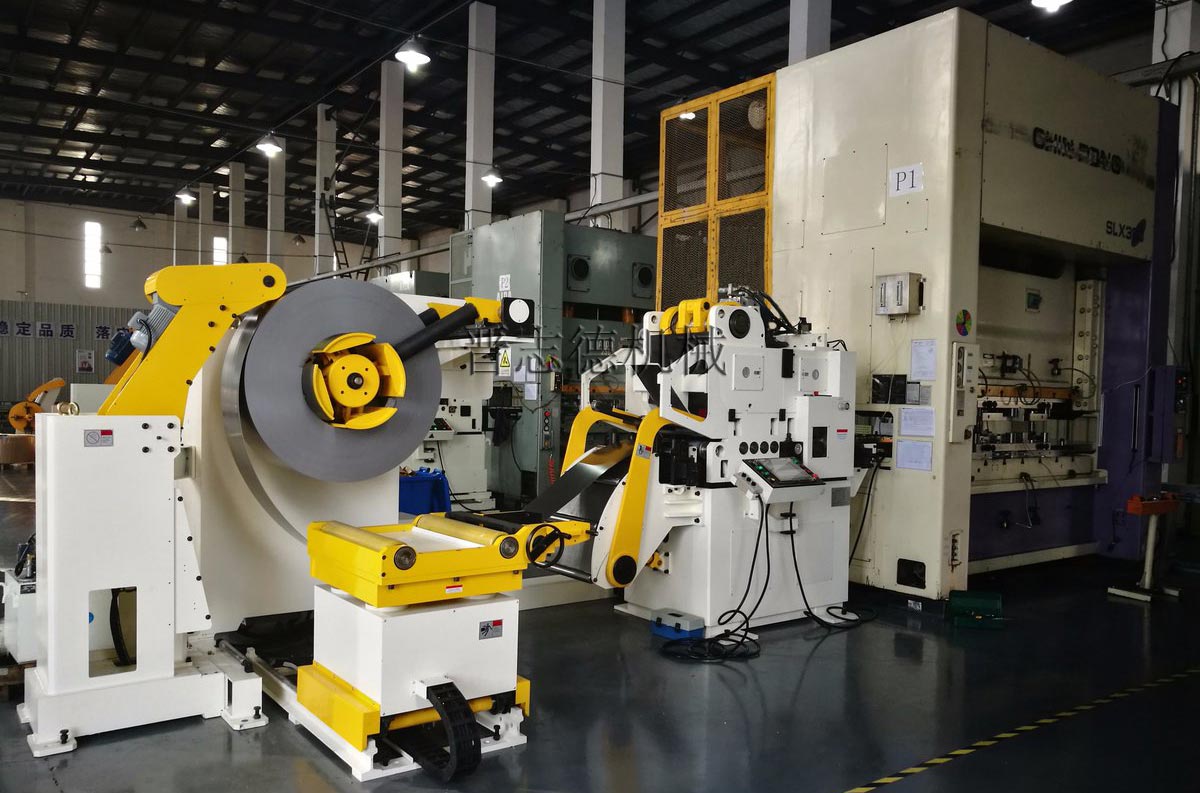 高張力鋼板三合一送料機,高張力三合一送料機使用 高張力鋼板三合一送料機,高張力三合一送料機使用