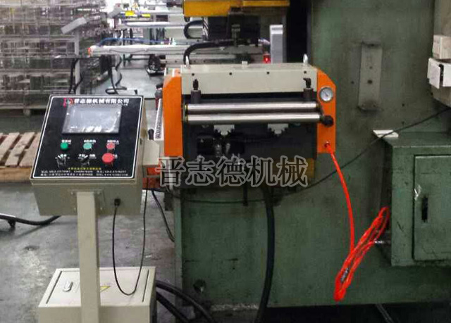 伺服送料機(jī)機(jī)壓料彈簧壓力調(diào)整 伺服送料機(jī)機(jī)壓料彈簧壓力調(diào)整