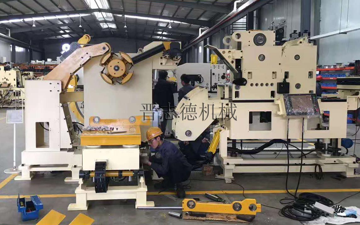 三合一送料機裝配 三合一送料機裝配