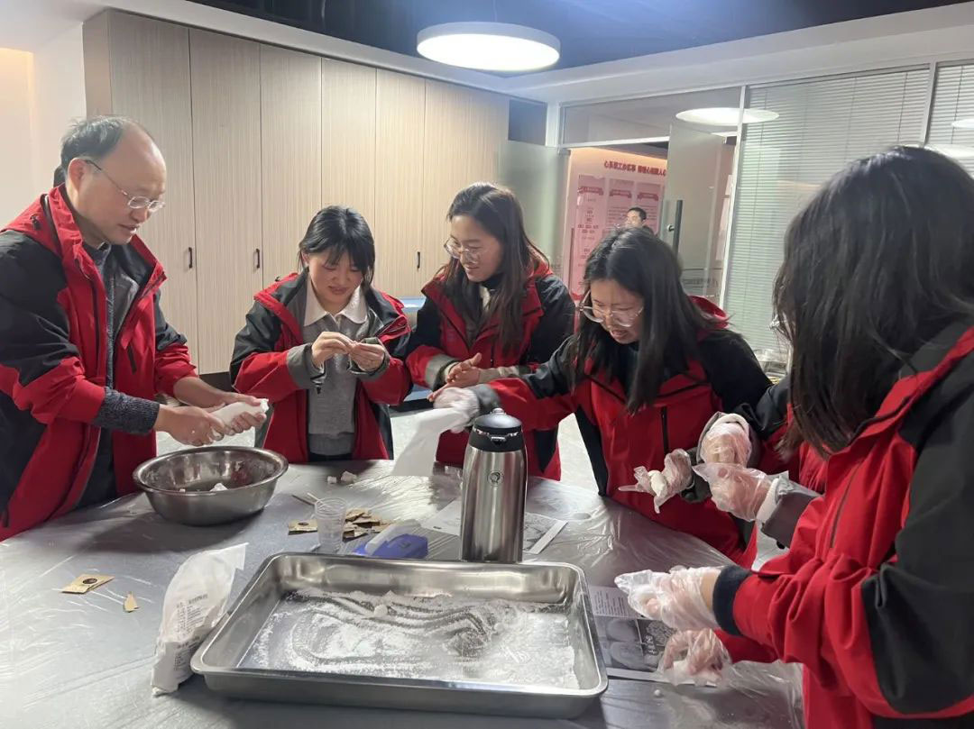 三合一送料機工廠元宵節(jié)活動