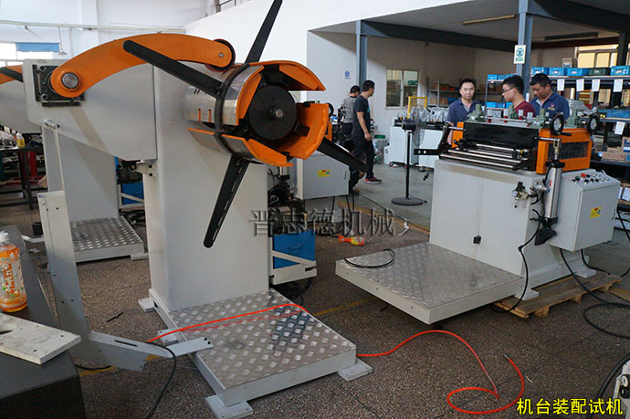 掀開式二合一整平機裝配,NC伺服送料機試機 掀開式二合一整平機裝配,NC伺服送料機試機